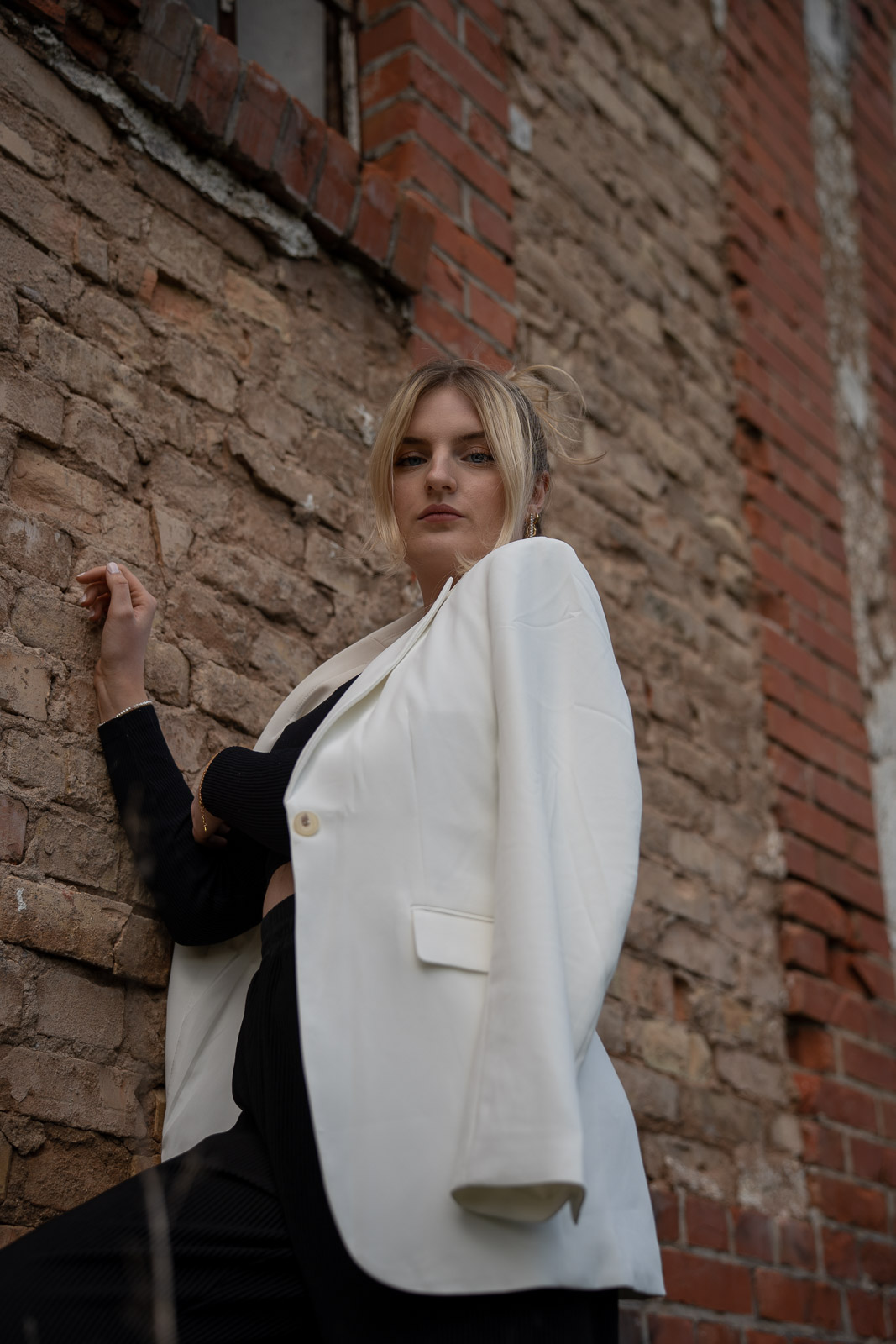 Kim – Steel & Shadows